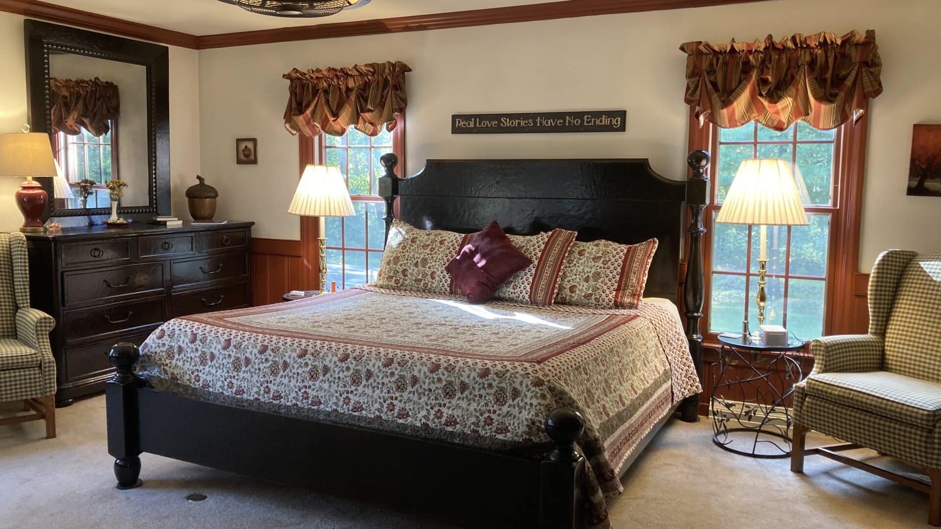 King size bed in Oak room